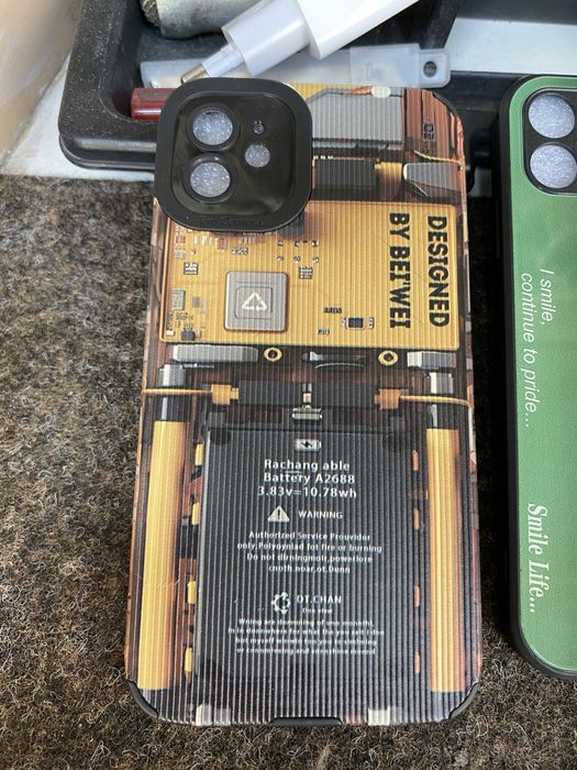 Продам чехли для айфон 11