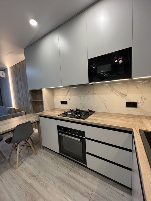 Оренда 2 кімнатної квартири + кухня студія.  Перша здача.