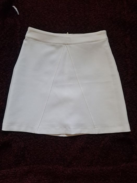 Spódniczka mini biała Stradivarius