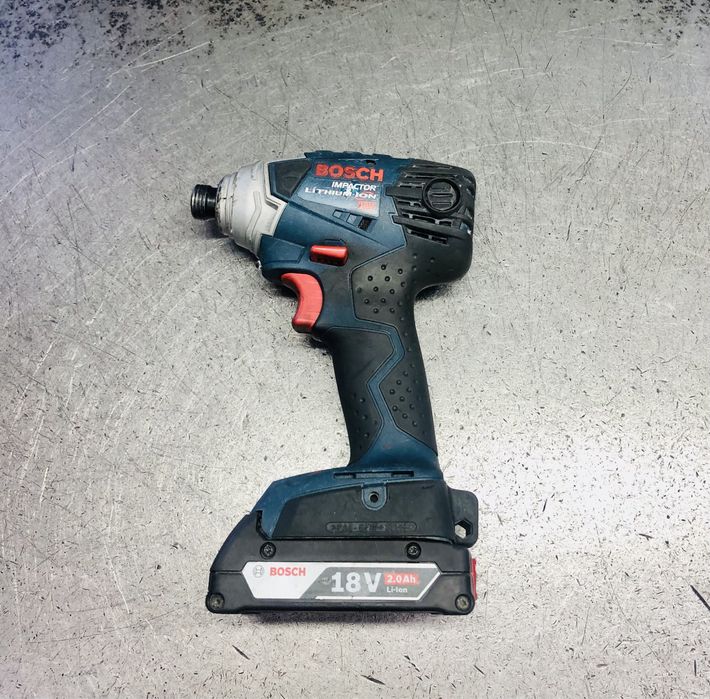 Імпакт Bosch гайковерт