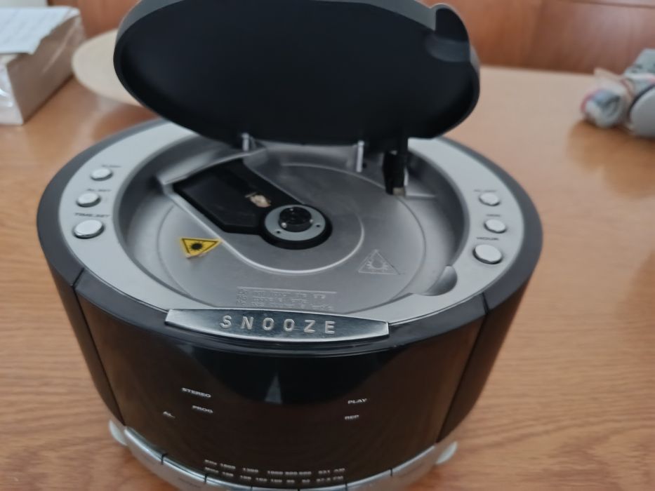 Radio, relógio, despertador e leitor de CDs