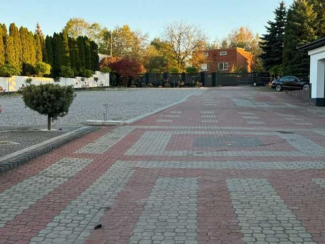 Dom Cerekiew plus Hala