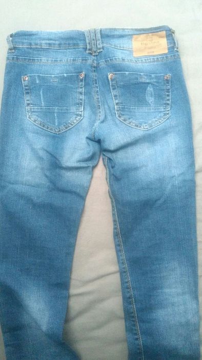 Dżinsy Bershka 32 super skinny