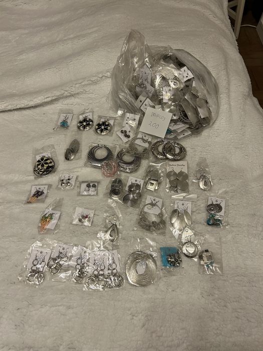 Brincos novos a 0,20€ cada