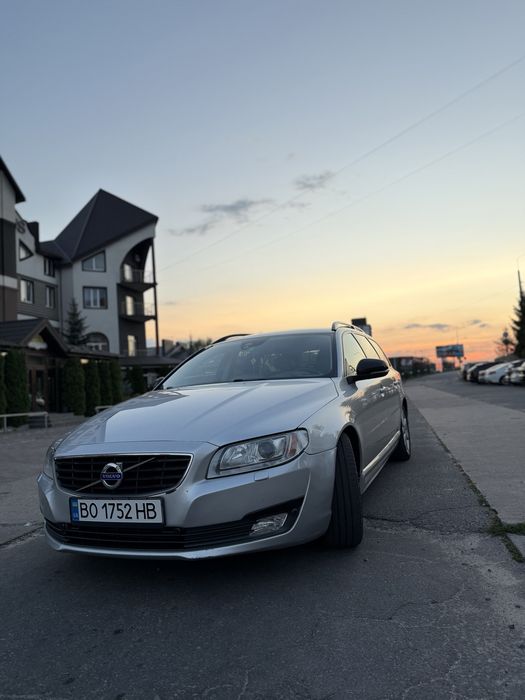 Volvo V70 надійний та комфортиний танк для подорожі
