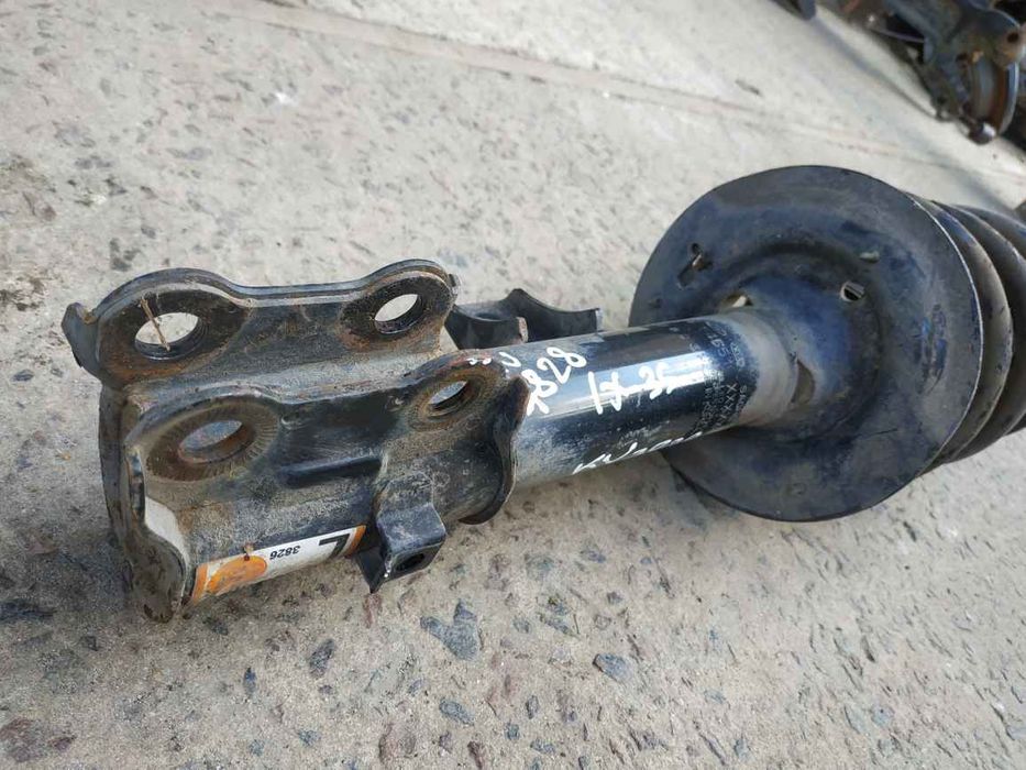 Hyundai/Kia Sportage SL IX-35 10- амортизатор перед L KU7828 546512S66