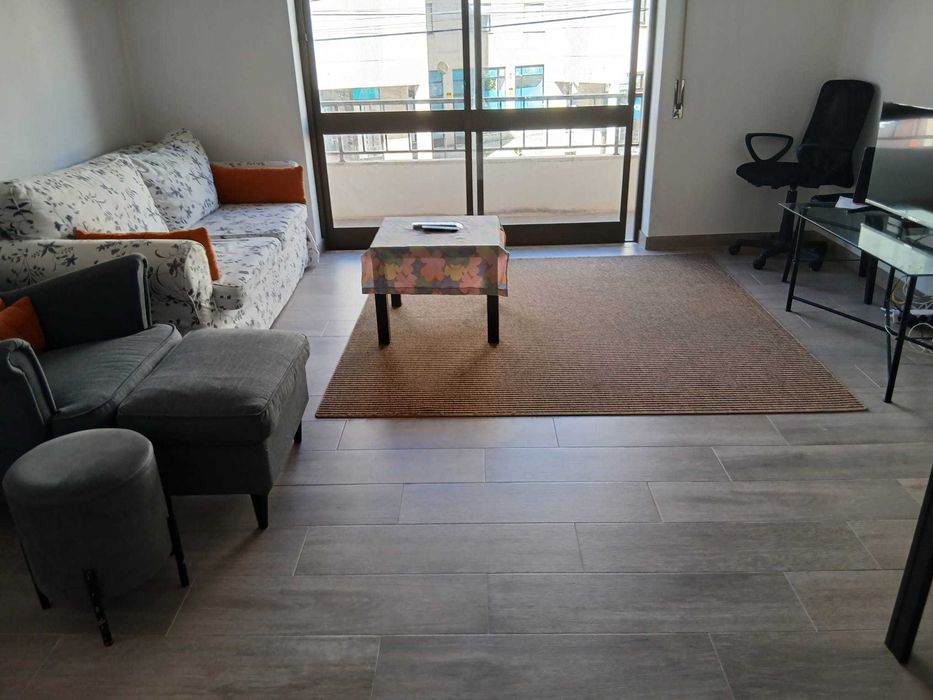 Aluga-se um quarto nas caldas da rainha