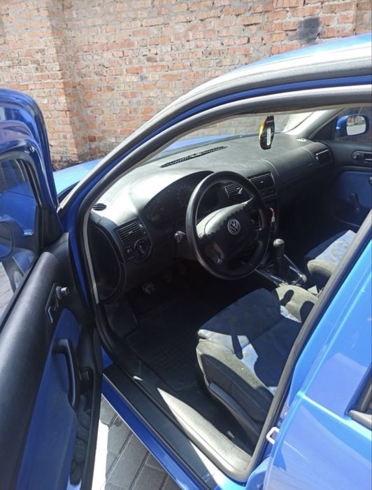 Продам гольфіка в хорошому стані.