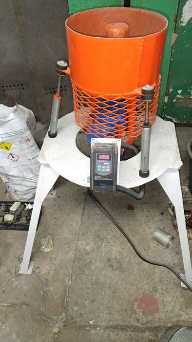 Polerka wibracyjna DIY