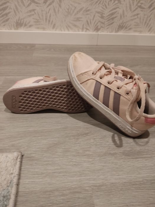 Sapatilhas criança da adidas tamanho 33