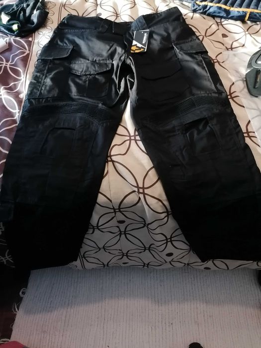 Calças Táticas Homem Novas ( Tamanho 34 / Contém Joelheiras )