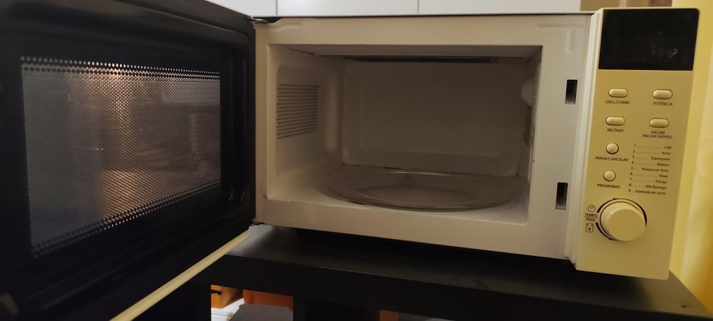 Microondas em pleno funcionamento