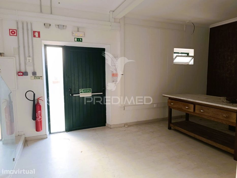 Armazém Industrial equipado para Pastelaria/Panificação - Montoito