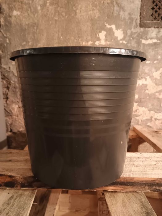 Wiadro ogrodowe plastikowe doniczki mix 14 sztuk