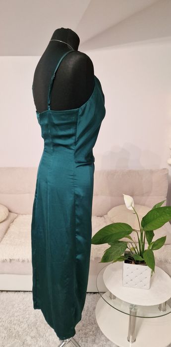 Sukienka na ramiączkach,