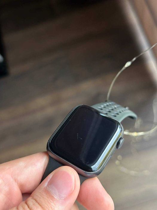 Apple Watch Nike SE 44mm (96% акумулятор)