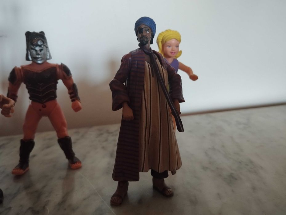 figuras colecionáveis.