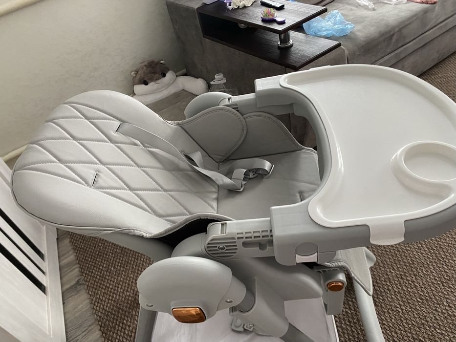 Стільчик для годування