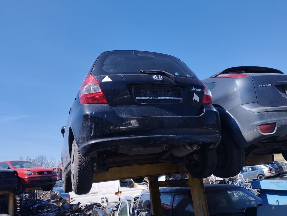 Honda jazz klapa tylna