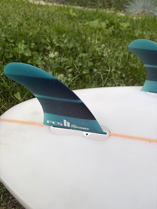 Prancha de surf 6’6 39.8L + Fato