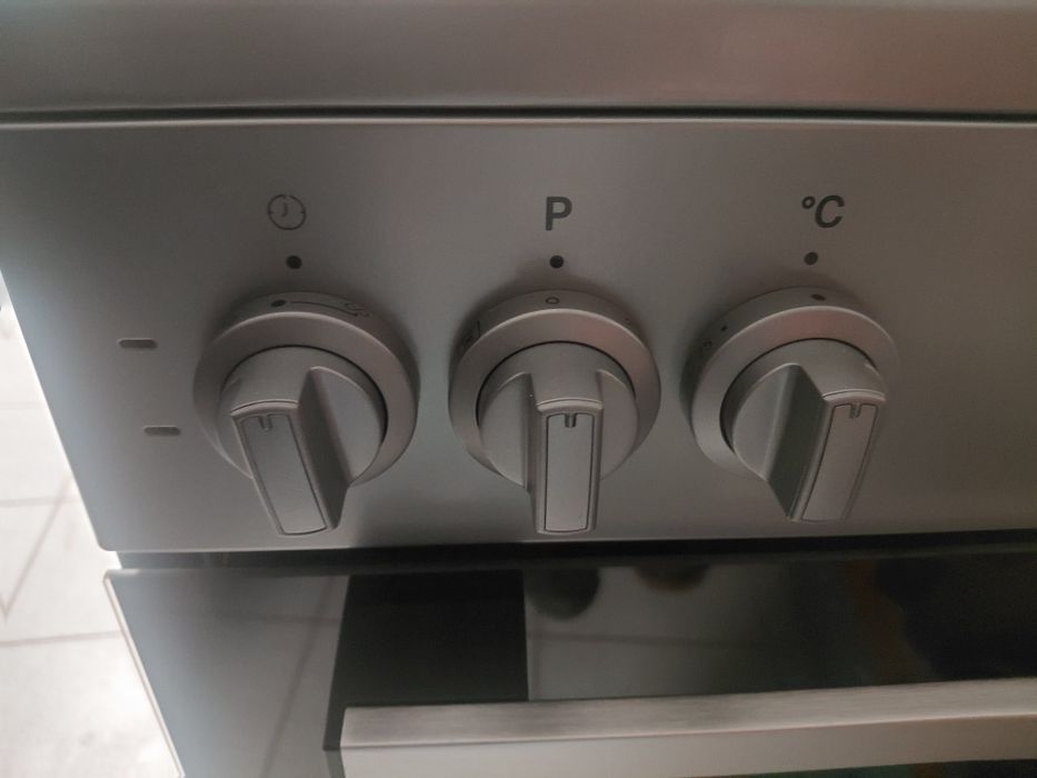 Fogão eléctrico Indesit Novo