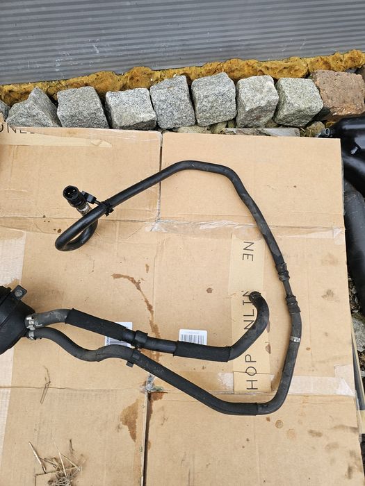 Bmw m3 e92 e93 e90 m3  s65b40 v8 zbiorniczek płynu  wspomagania komple