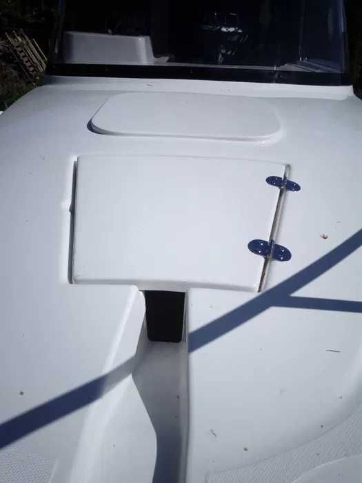 Łódź rekreacyjna Pilothouse 540