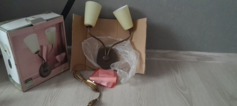 Lampka nocna z włącznikiem