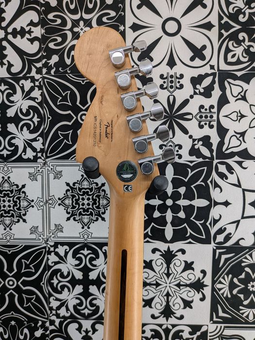 Guitarra eléctrica Fender Squier Stratocaster 2014 restaurada e pronta a tocar