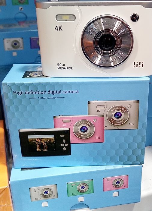 Câmara Digital 4K – 50MP | Zoom 3x | LCD 2,5”
Câmara digital compac