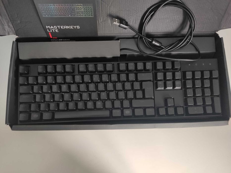 Teclado Mecânico Gaming RGB CoolerMaster Masterkeys Lite L