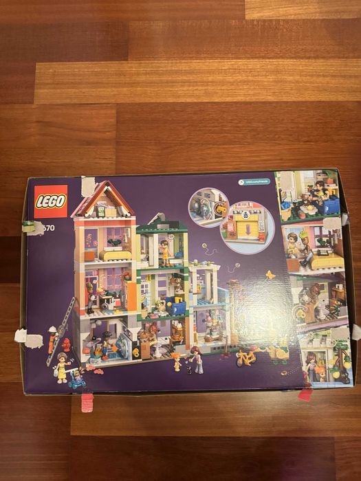 Lego Friends Heartlake City Apartments and Shops  - 42670