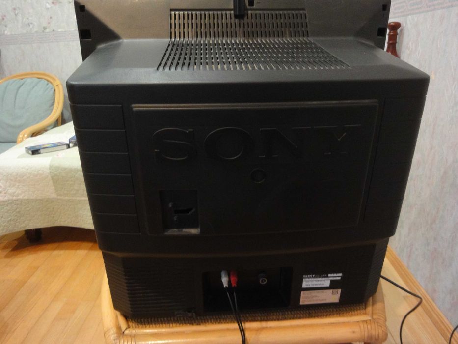 Телевізор Sony Trinitron color TV KV-2584MT