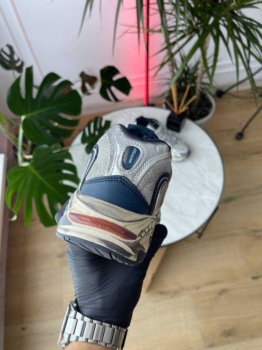 Кросівки Mizuno Adventure Grey White