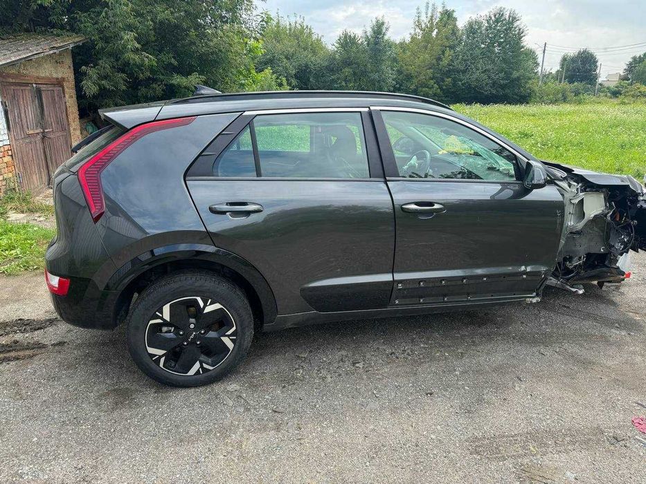 Молдинги для Kia Niro 2023 комплект/РОЗБОРКА