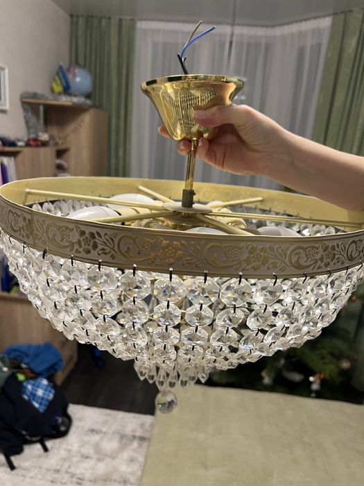 Продам люстру потолочную  Altalusse