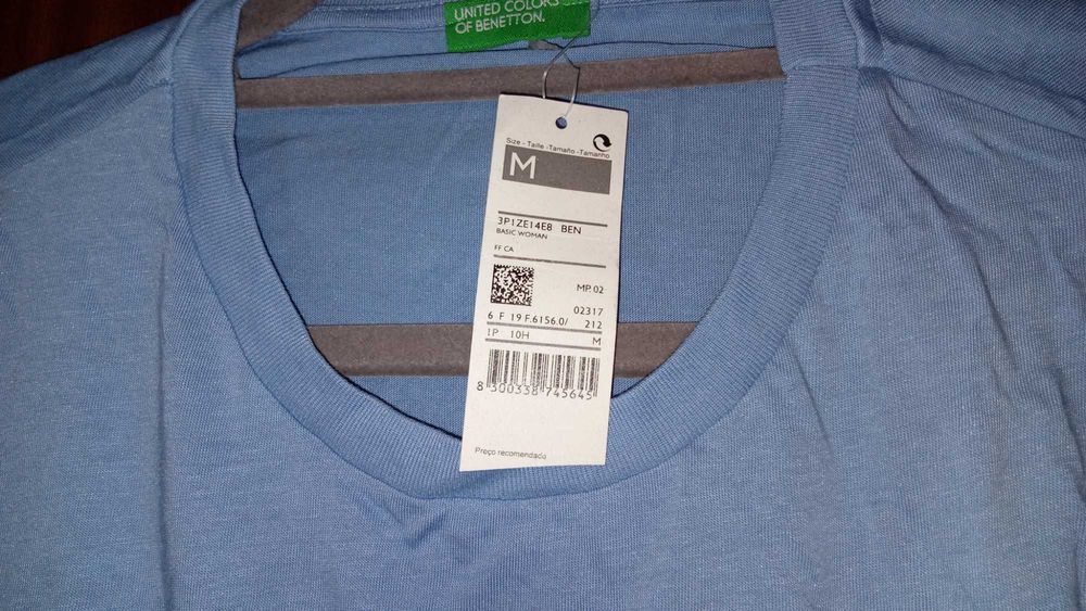 T-shirt nova tamanho M Benetton, com etiqueta