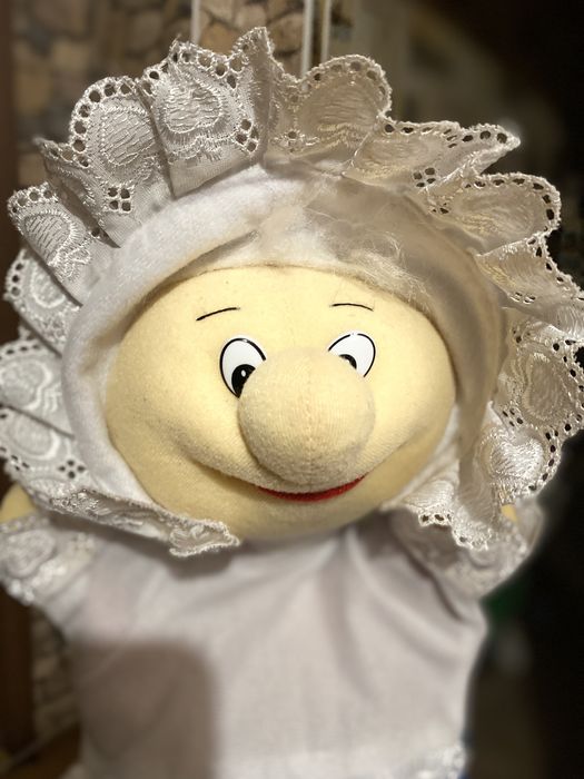 Продам ляльок на руку ( білка та бабуся)