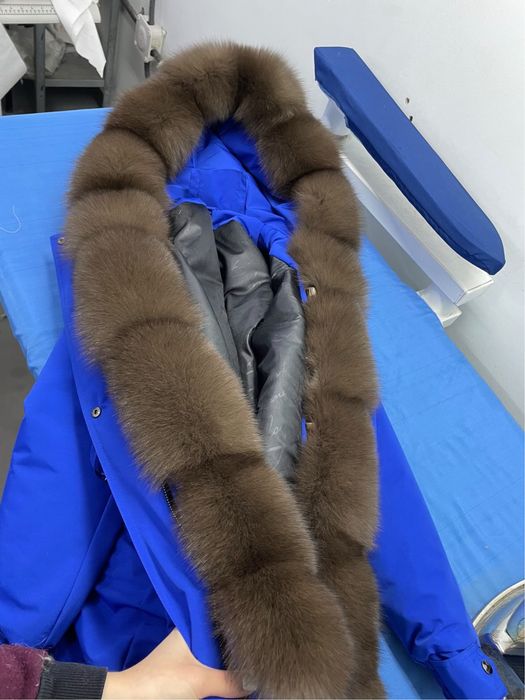 Красивая парка с мехом