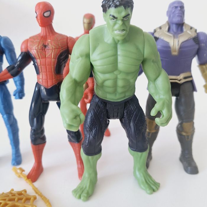 Figurki postacie ze świata Avengers Spider-Man Hulk Thor
