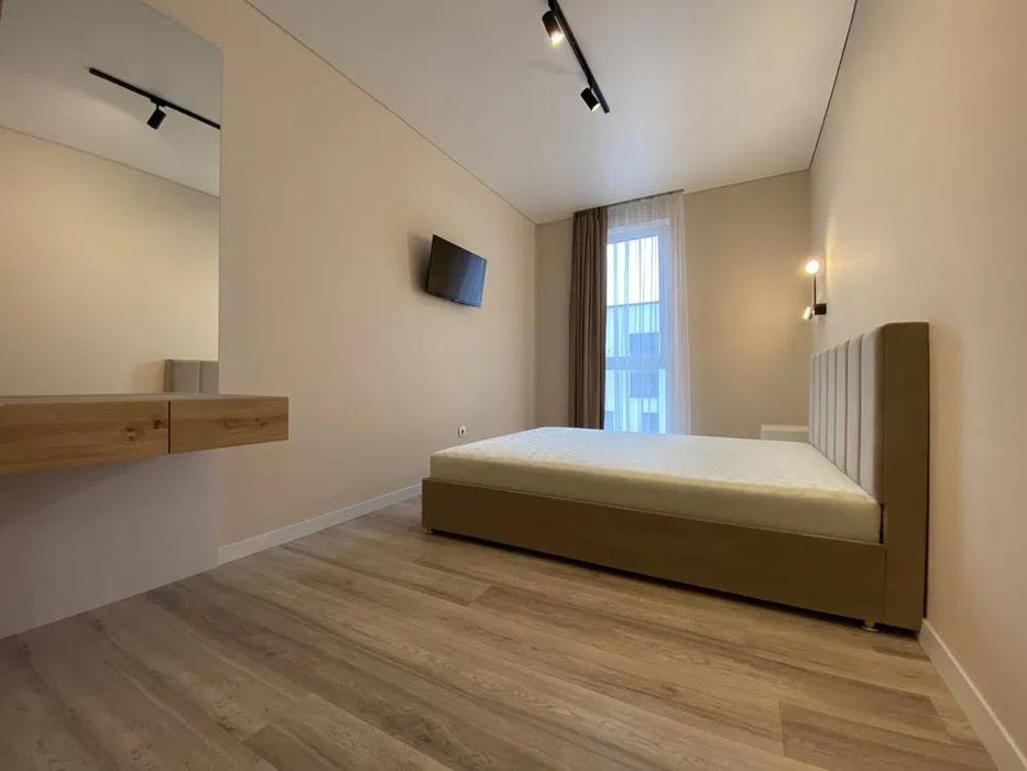 Терміново здаєтсься велика гарна 1.5 кім квартира ЖК Квадрат