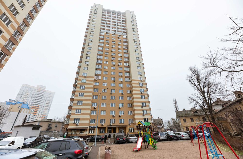 1К квартира люкс студія метро Чернігівська 3 хвил