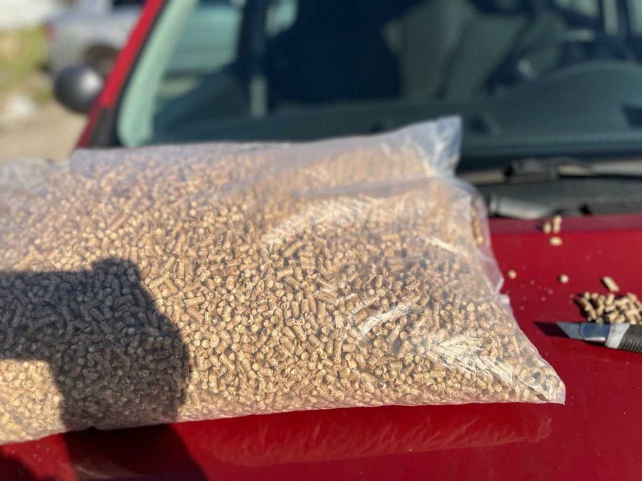 Dobry tani sosnowy pellet bez spieków  Puławy Polske badanie EN+ A1