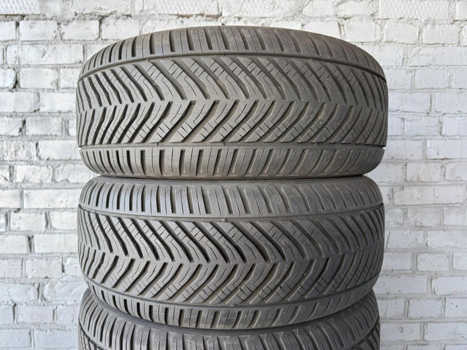 Всесезонні шини Riken 215/55 R17