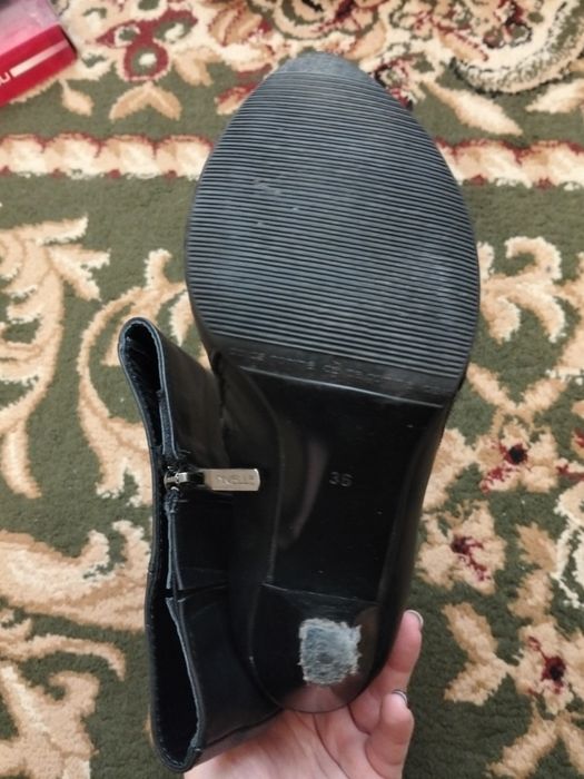 Продам осінні чоботи