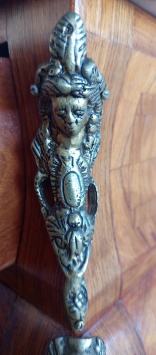 Vendo cómoda estilo Luís XV