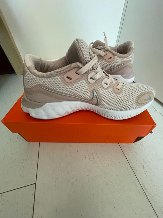 Buty sportowe Nike r. 36, damskie, s. Bdb