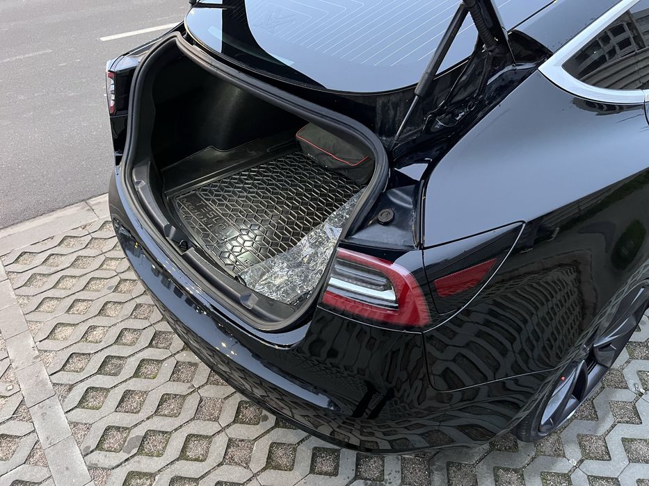 Tesla Model 3 Performance