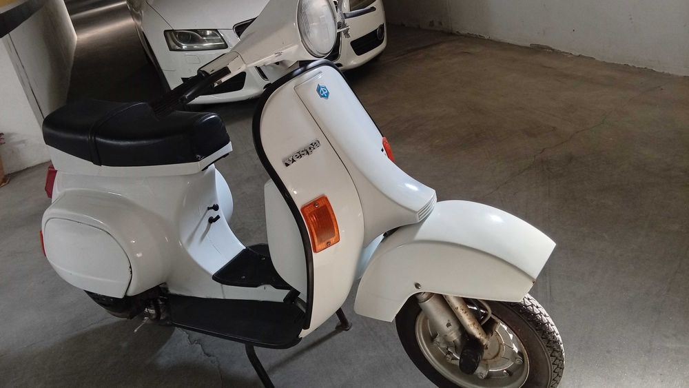 Vespa 50 pk 50. Branca