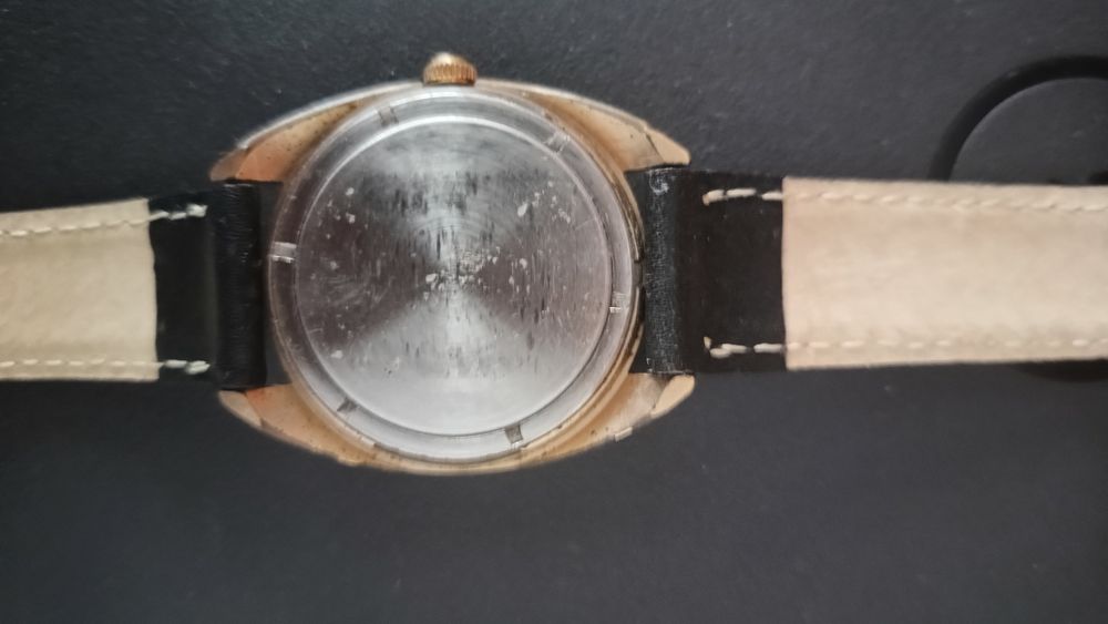 Pozłacany zegarek Wostok